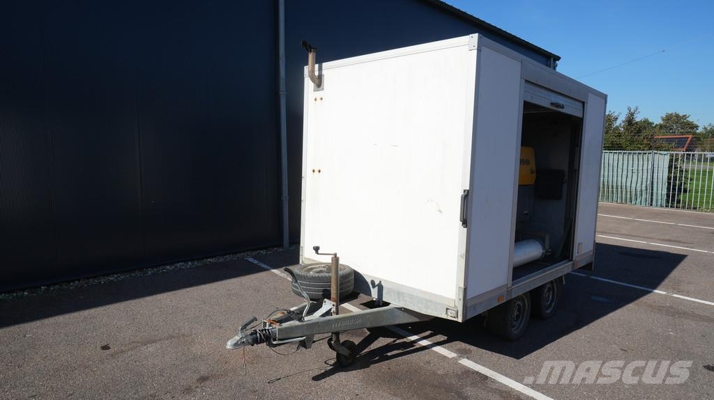 Hapert 2 axle trailer with Atlas Copco XAHS37 compressor Furgons