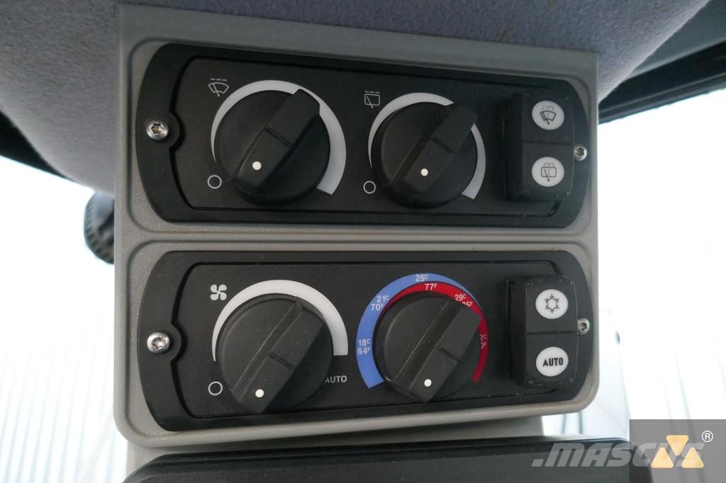 CAT 972M لوادر بعجل