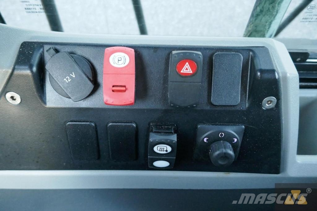 CAT 972M لوادر بعجل