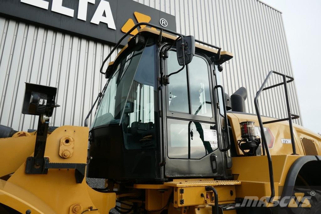 CAT 972M لوادر بعجل