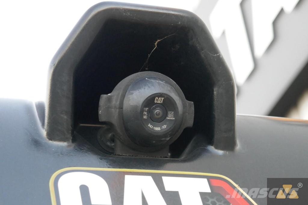 CAT 972M لوادر بعجل