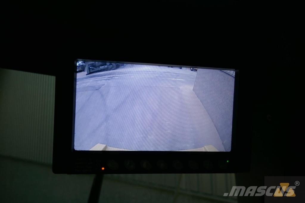CAT 972M لوادر بعجل