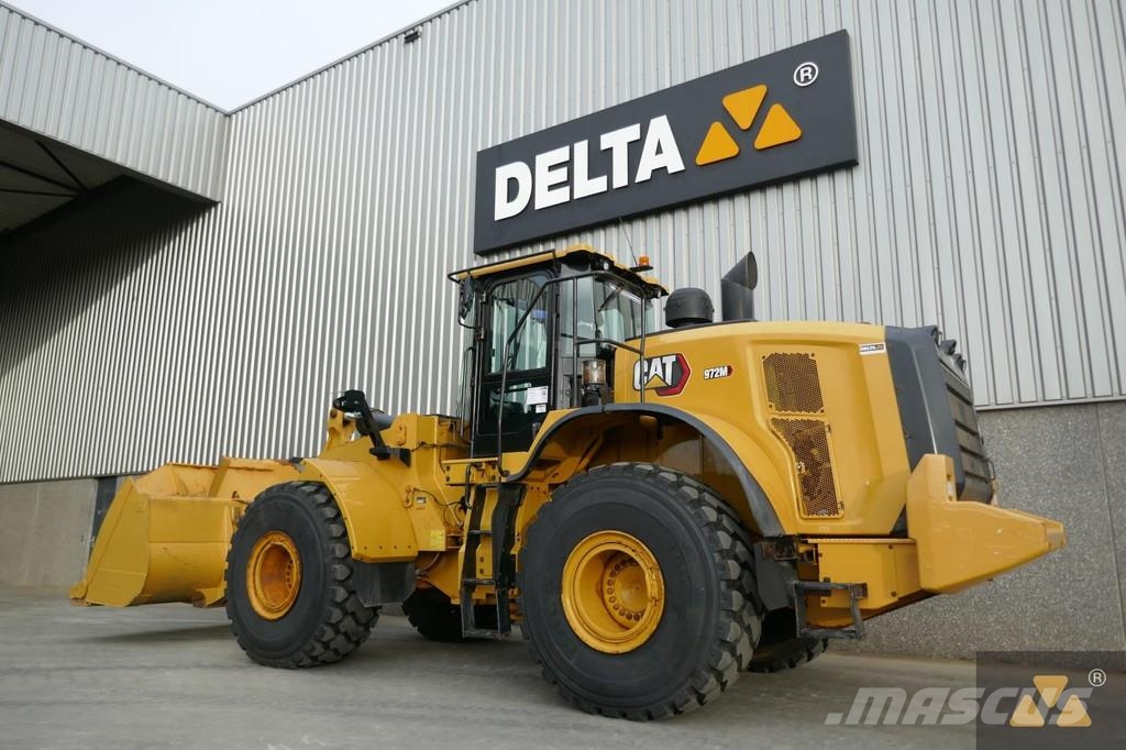 CAT 972M لوادر بعجل