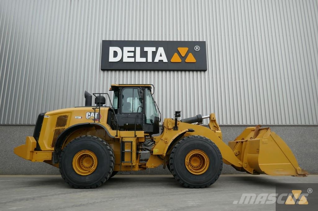CAT 972M لوادر بعجل
