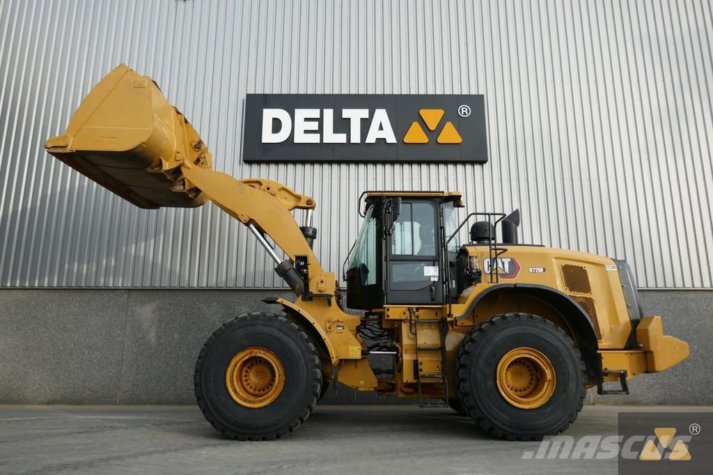 CAT 972M لوادر بعجل