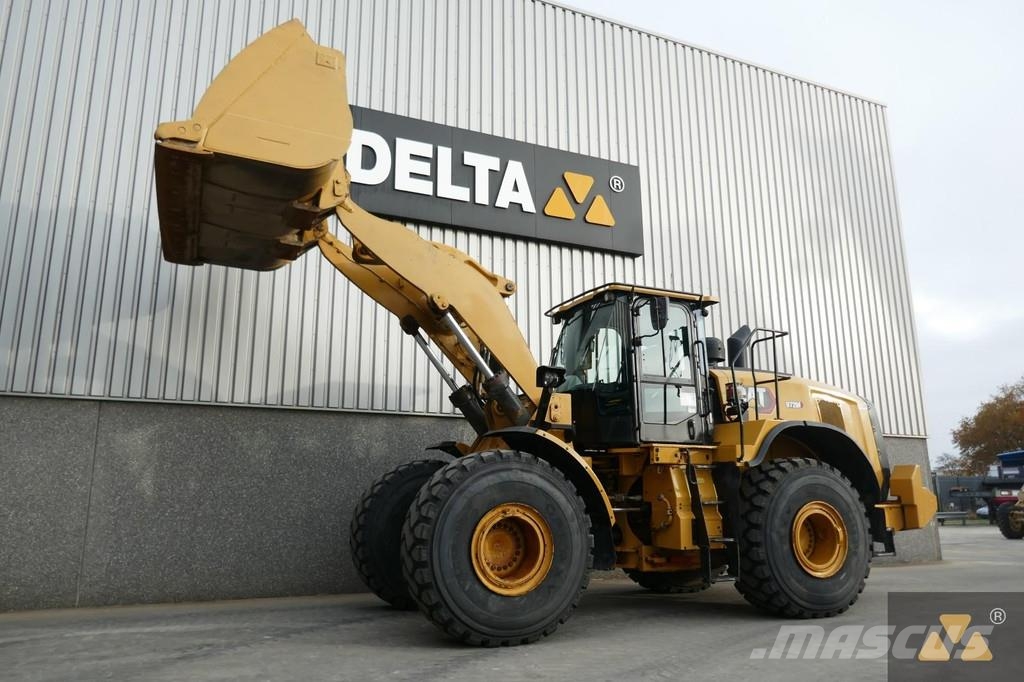 CAT 972M لوادر بعجل