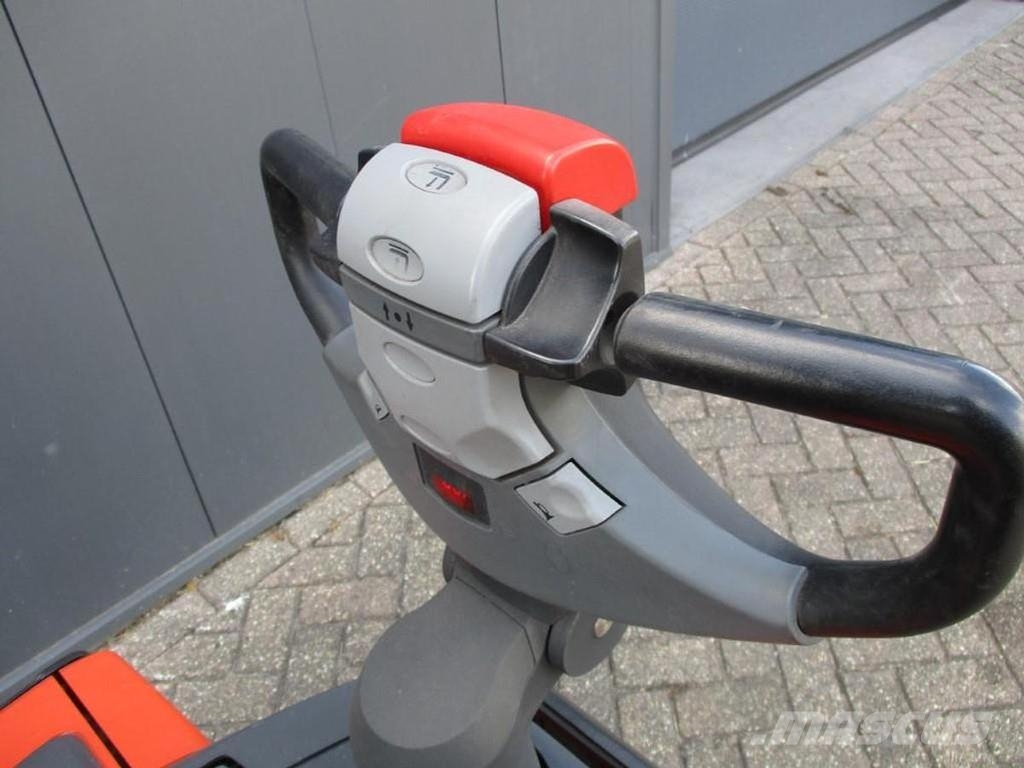 BT SWE120 Pallettruck met meerij platform