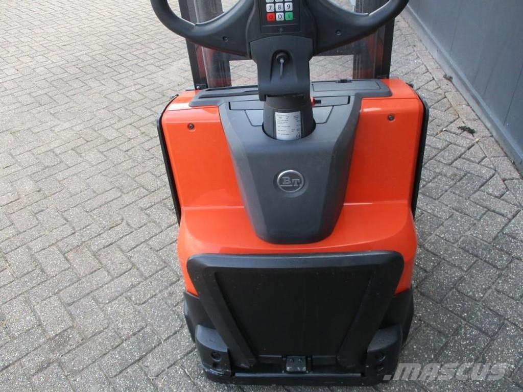 BT SWE120 Pallettruck met meerij platform