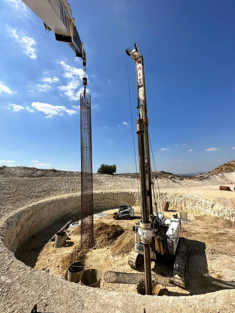 Mait HR130 منصات دق خوازيق