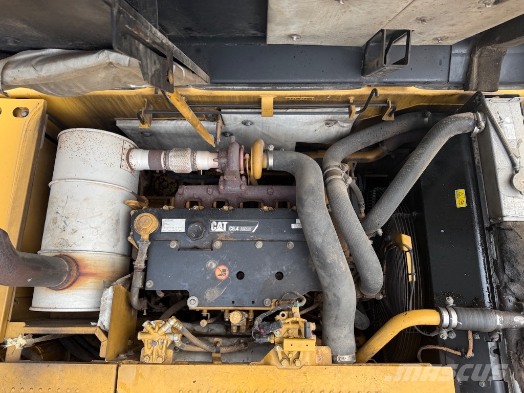 CAT 323 D L Kāpurķēžu ekskavatori