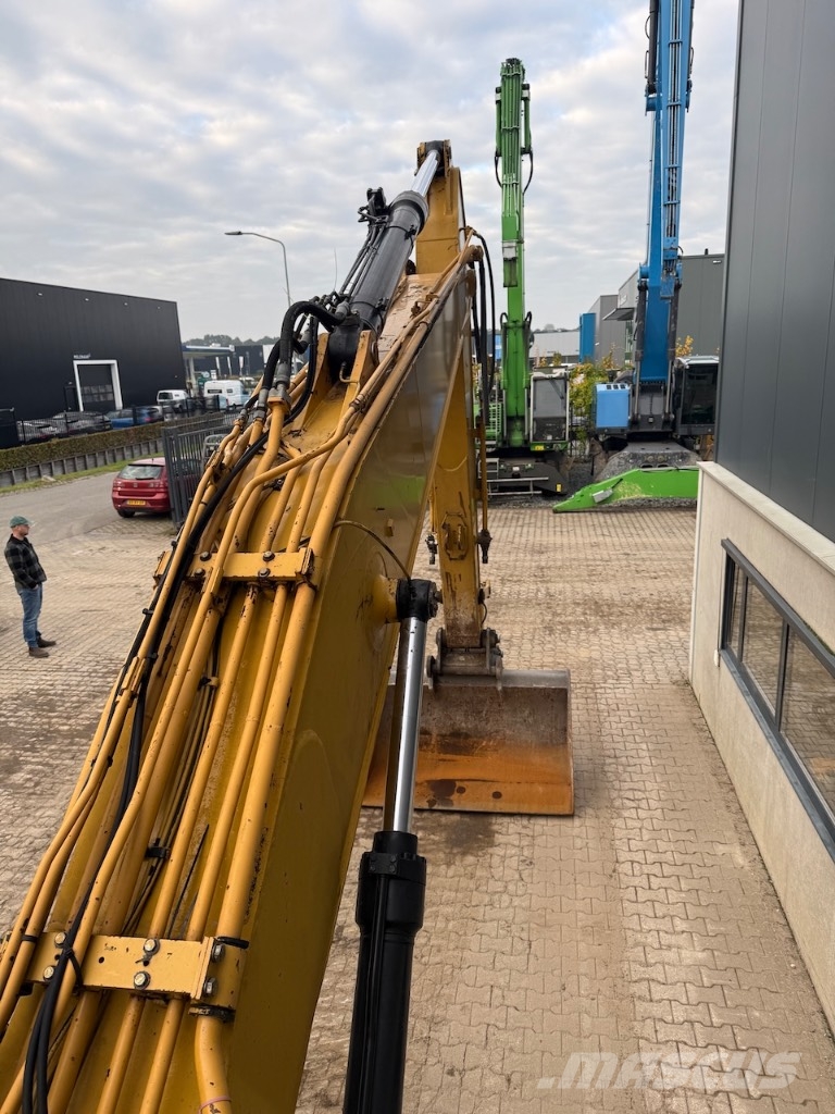 CAT 323 D L Kāpurķēžu ekskavatori