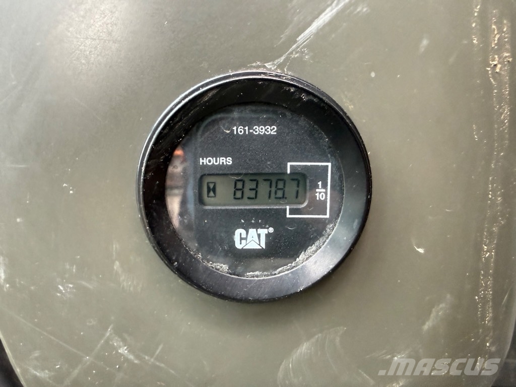 CAT 323 D L Kāpurķēžu ekskavatori