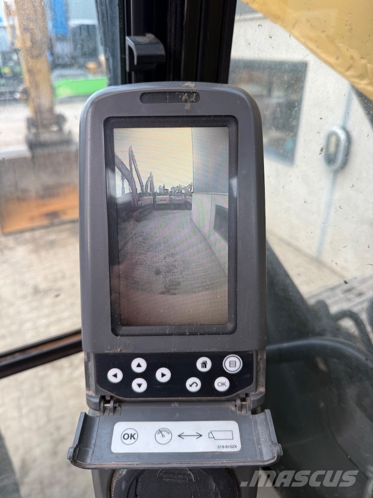 CAT 323 D L Kāpurķēžu ekskavatori
