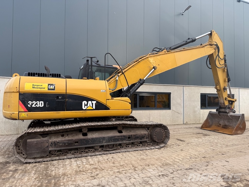 CAT 323 D L Kāpurķēžu ekskavatori