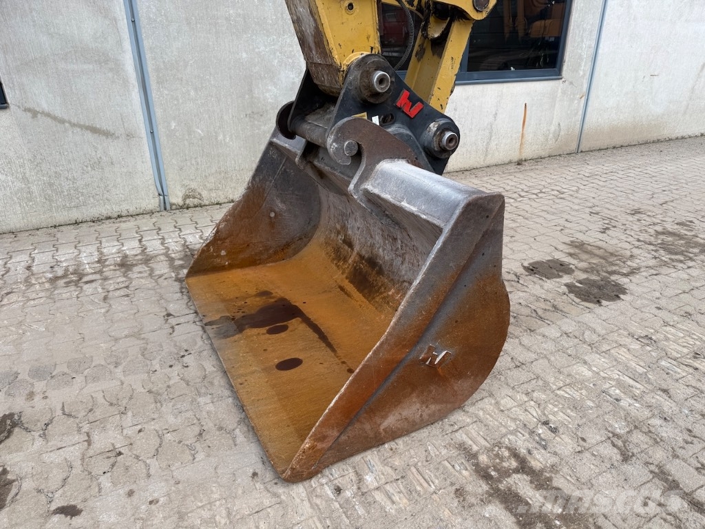CAT 323 D L Kāpurķēžu ekskavatori