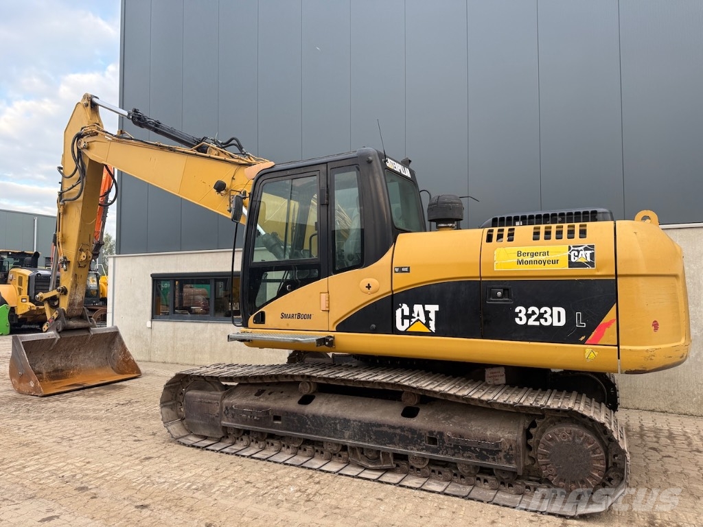 CAT 323 D L Kāpurķēžu ekskavatori