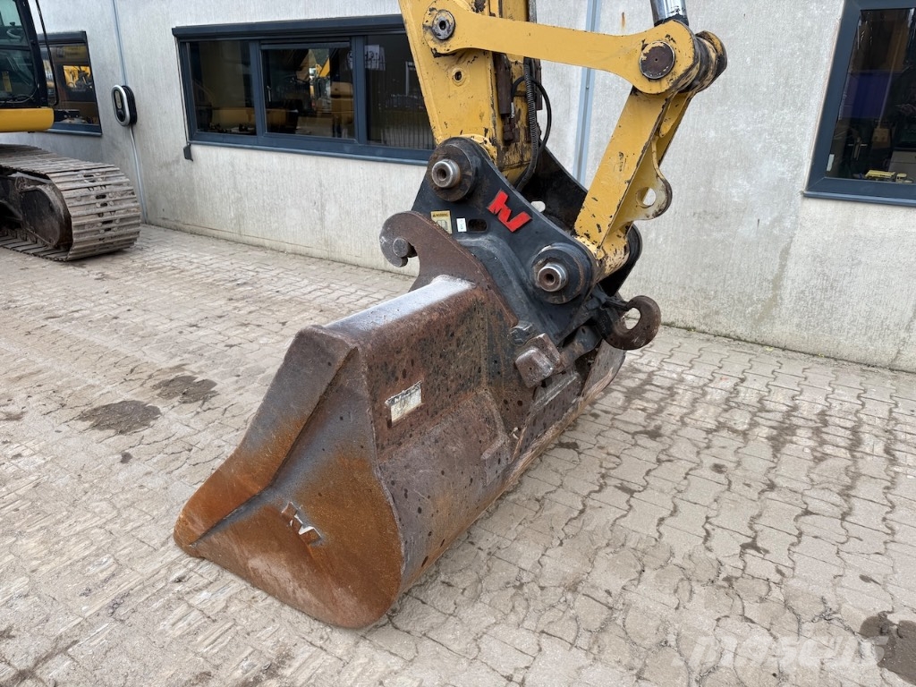 CAT 323 D L Kāpurķēžu ekskavatori