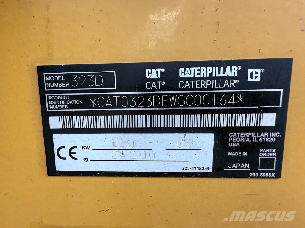 CAT 323 D L Kāpurķēžu ekskavatori