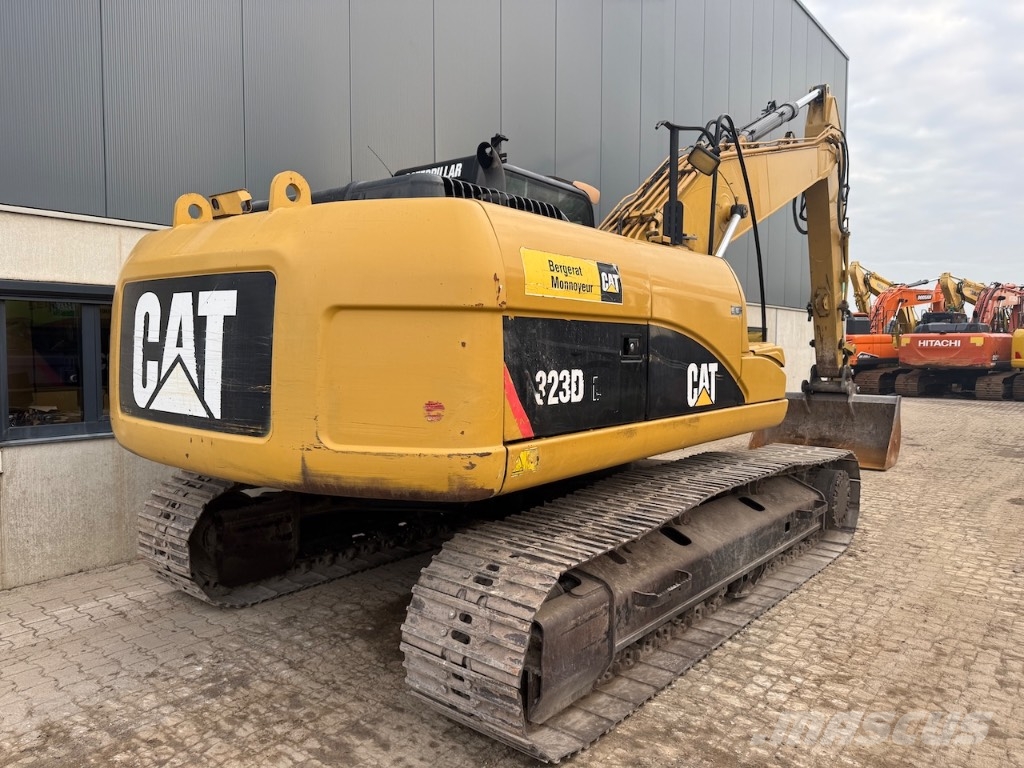 CAT 323 D L Kāpurķēžu ekskavatori