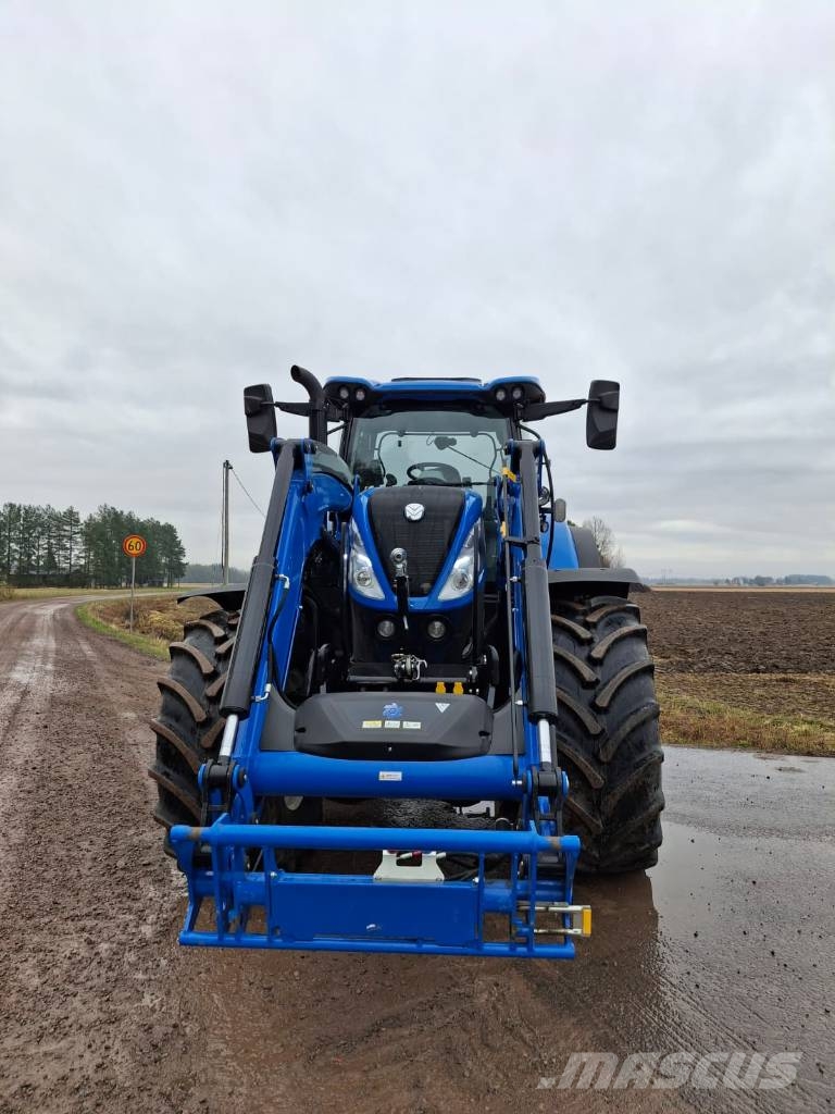 New Holland T 7.210 AC Traktori