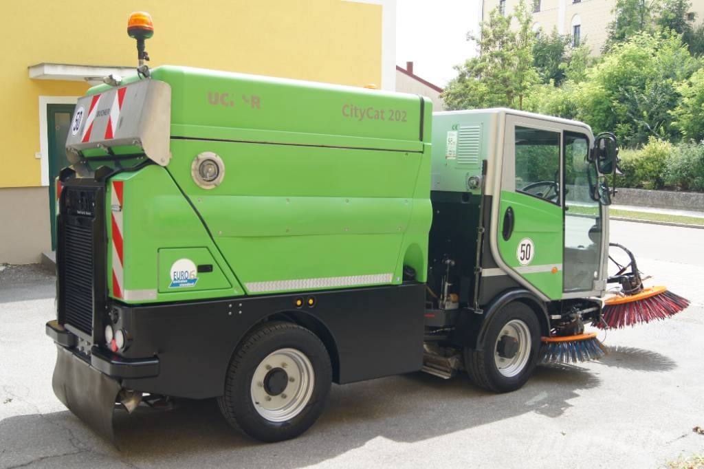 Bucher CityCat 2020 / Euro6 / L + R Kehrmaschine Utcaseprő teherautók