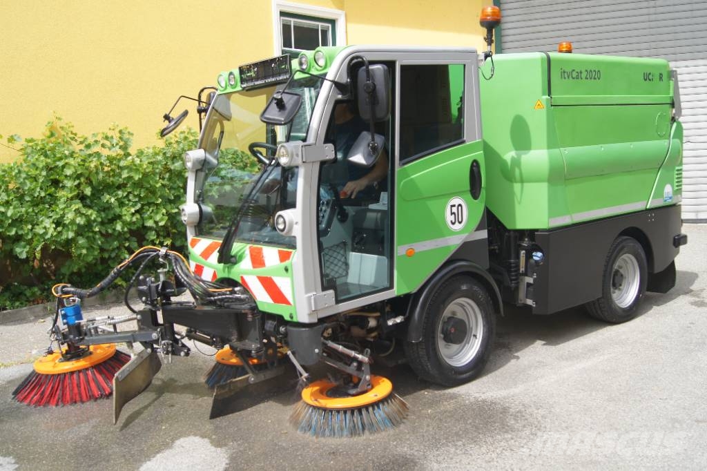 Bucher CityCat 2020 / Euro6 / L + R Kehrmaschine Utcaseprő teherautók