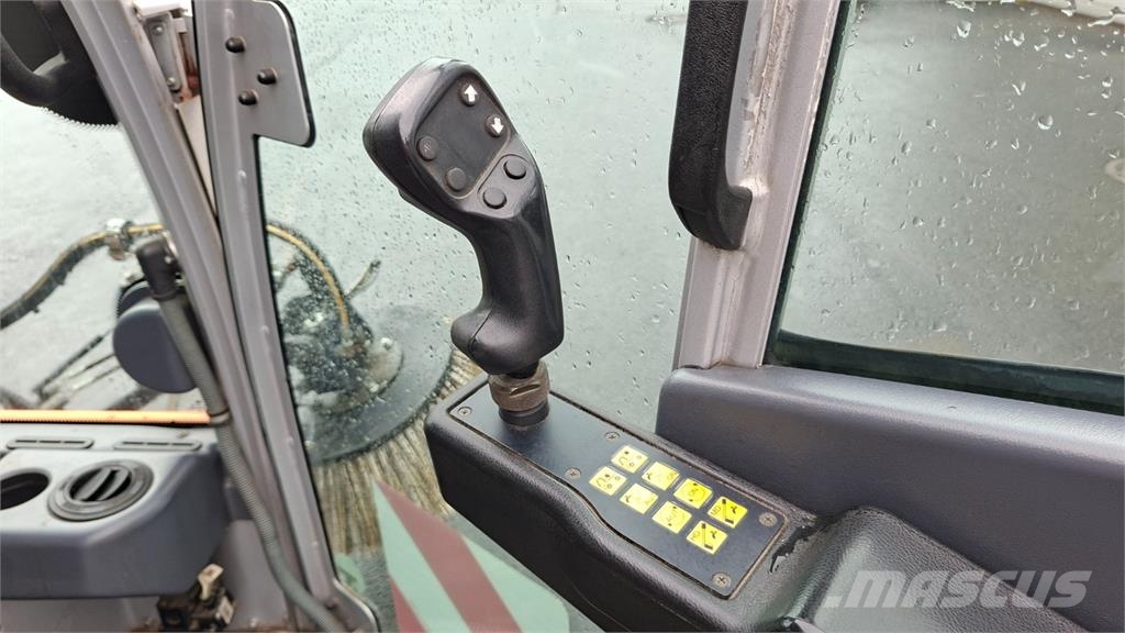 Bucher CITYCAT 2020 - 40 + SYPAČ BUCHER TRACON R + SIMED Stavebnictví - ostatní