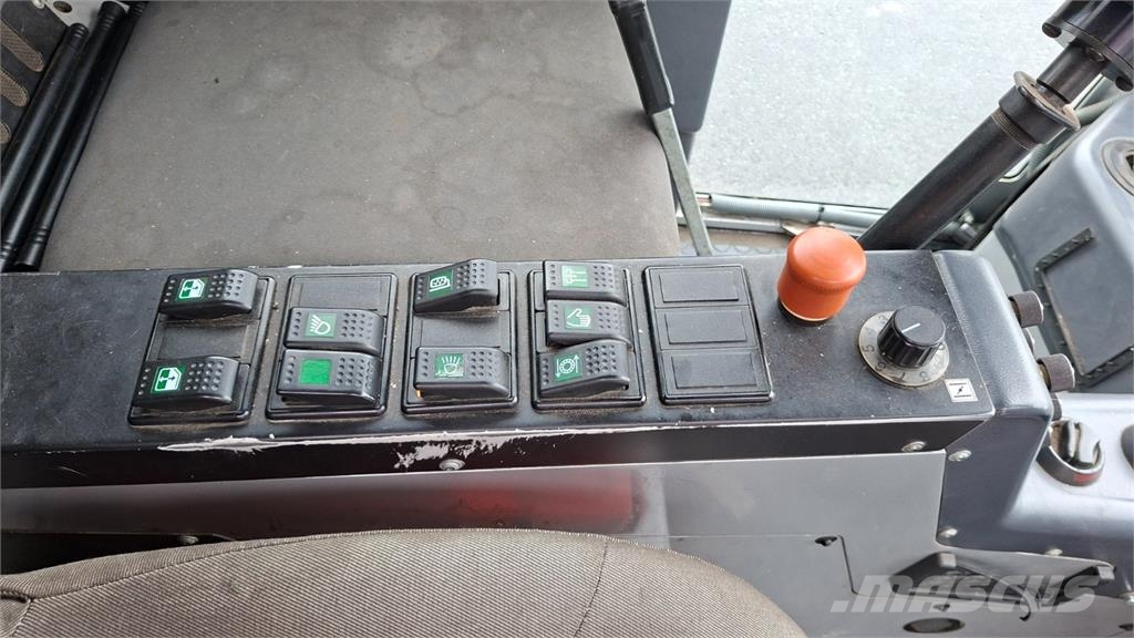 Bucher CITYCAT 2020 - 40 + SYPAČ BUCHER TRACON R + SIMED Stavebnictví - ostatní