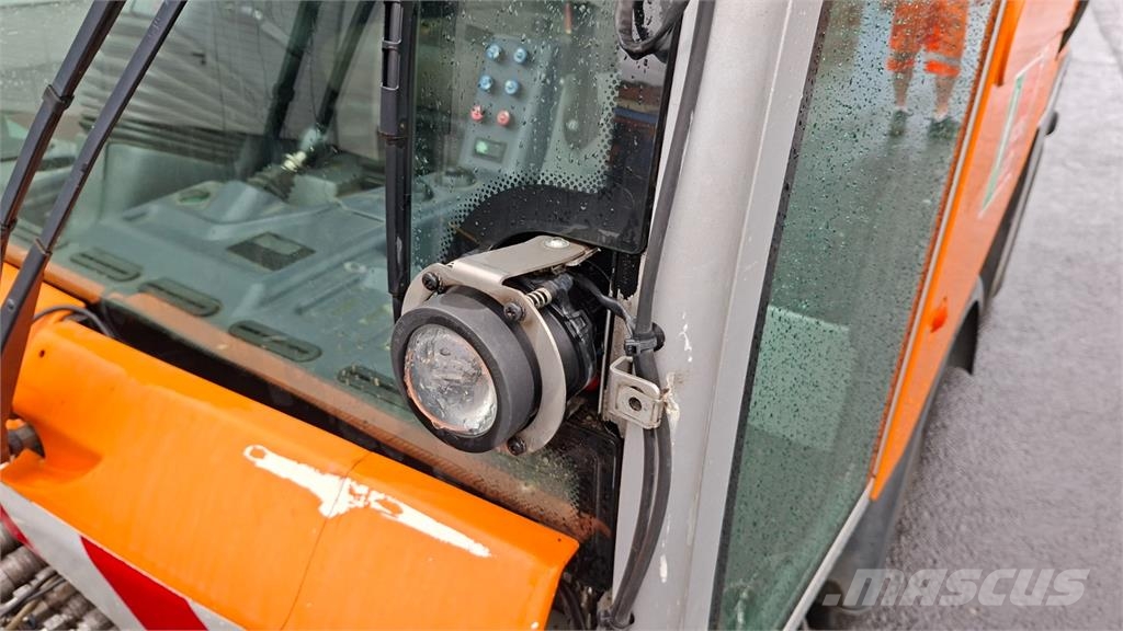 Bucher CITYCAT 2020 - 40 + SYPAČ BUCHER TRACON R + SIMED Stavebnictví - ostatní