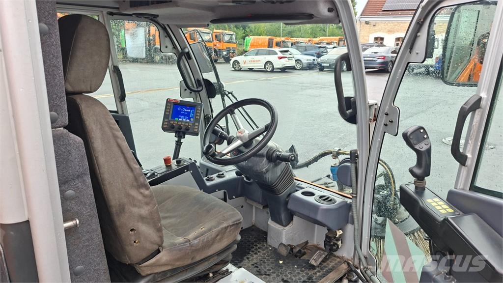 Bucher CITYCAT 2020 - 40 + SYPAČ BUCHER TRACON R + SIMED Stavebnictví - ostatní