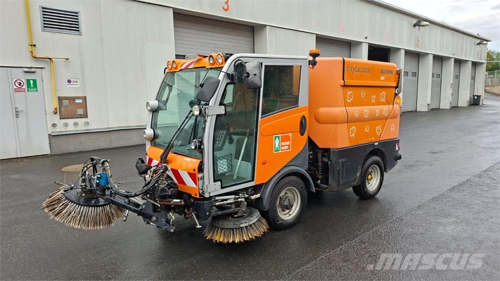 Bucher CITYCAT 2020 - 40 + SYPAČ BUCHER TRACON R + SIMED Stavebnictví - ostatní