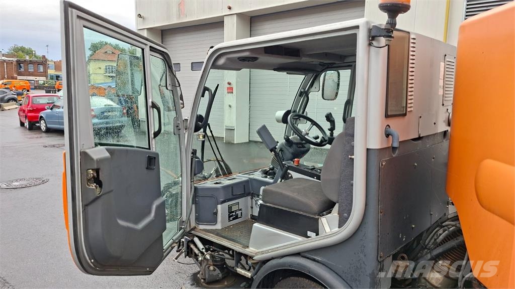 Bucher CITYCAT 2020 - 40 + SYPAČ BUCHER TRACON R + SIMED Stavebnictví - ostatní