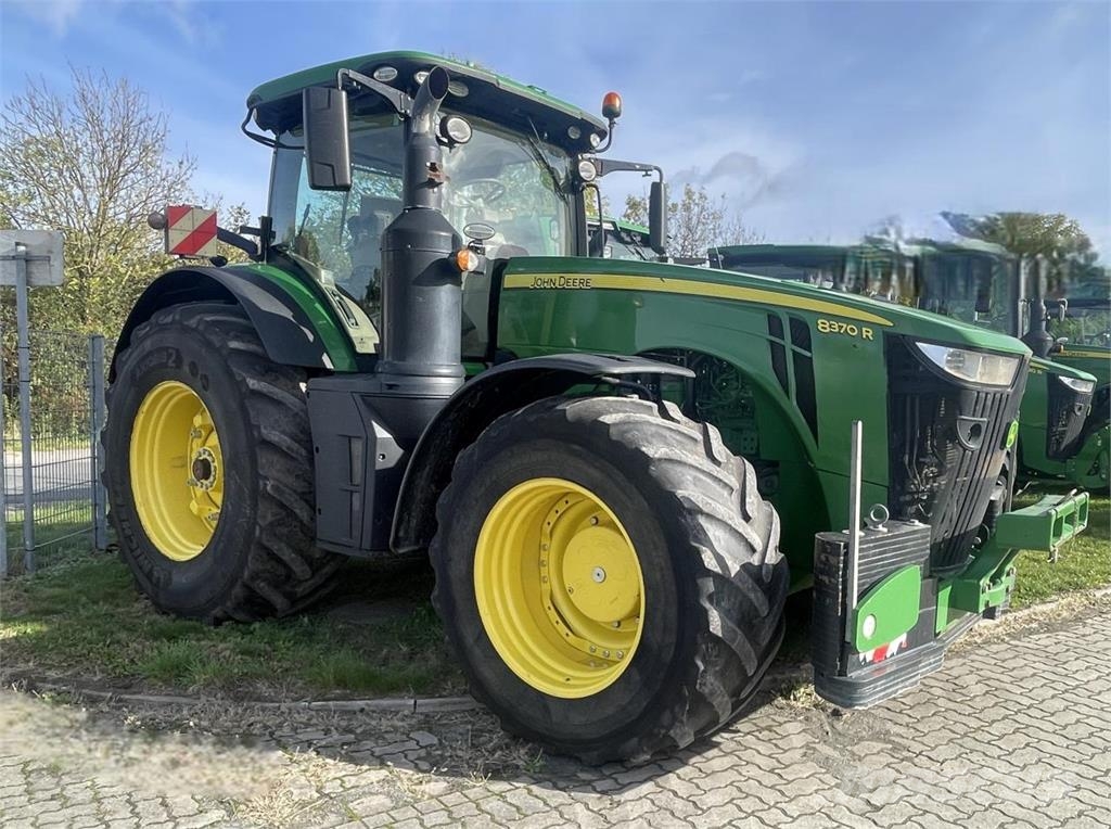 John Deere 8370 R Traktorji