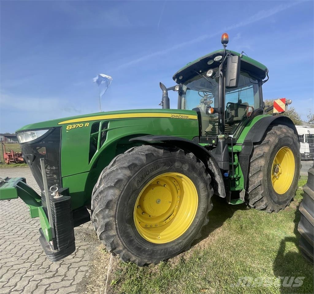 John Deere 8370 R Traktorji