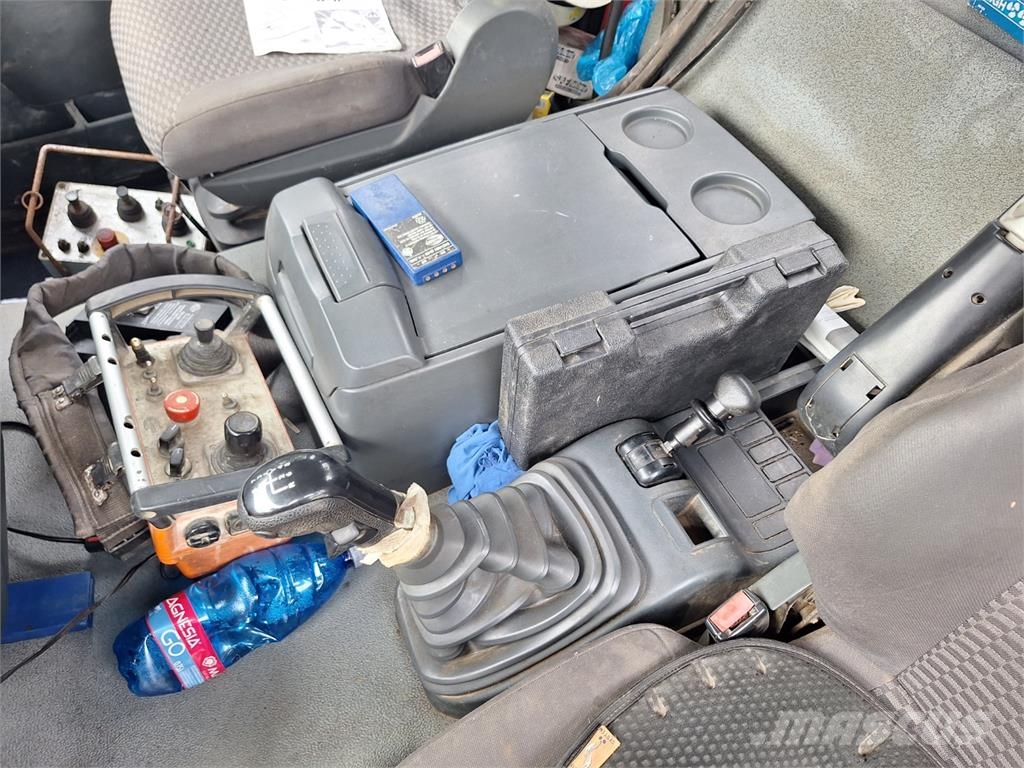 MAN TGA 33.400 6X4 + KCP 38 ZX170 Camiones con chasís y cabina