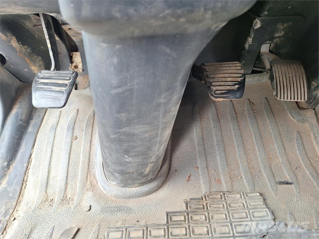 MAN TGA 33.400 6X4 + KCP 38 ZX170 Camiones con chasís y cabina