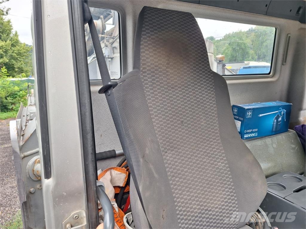 MAN TGA 33.400 6X4 + KCP 38 ZX170 Camiones con chasís y cabina
