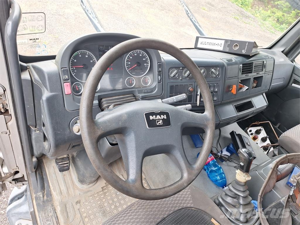 MAN TGA 33.400 6X4 + KCP 38 ZX170 Camiones con chasís y cabina