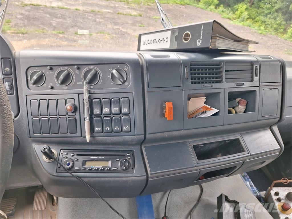 MAN TGA 33.400 6X4 + KCP 38 ZX170 Camiones con chasís y cabina