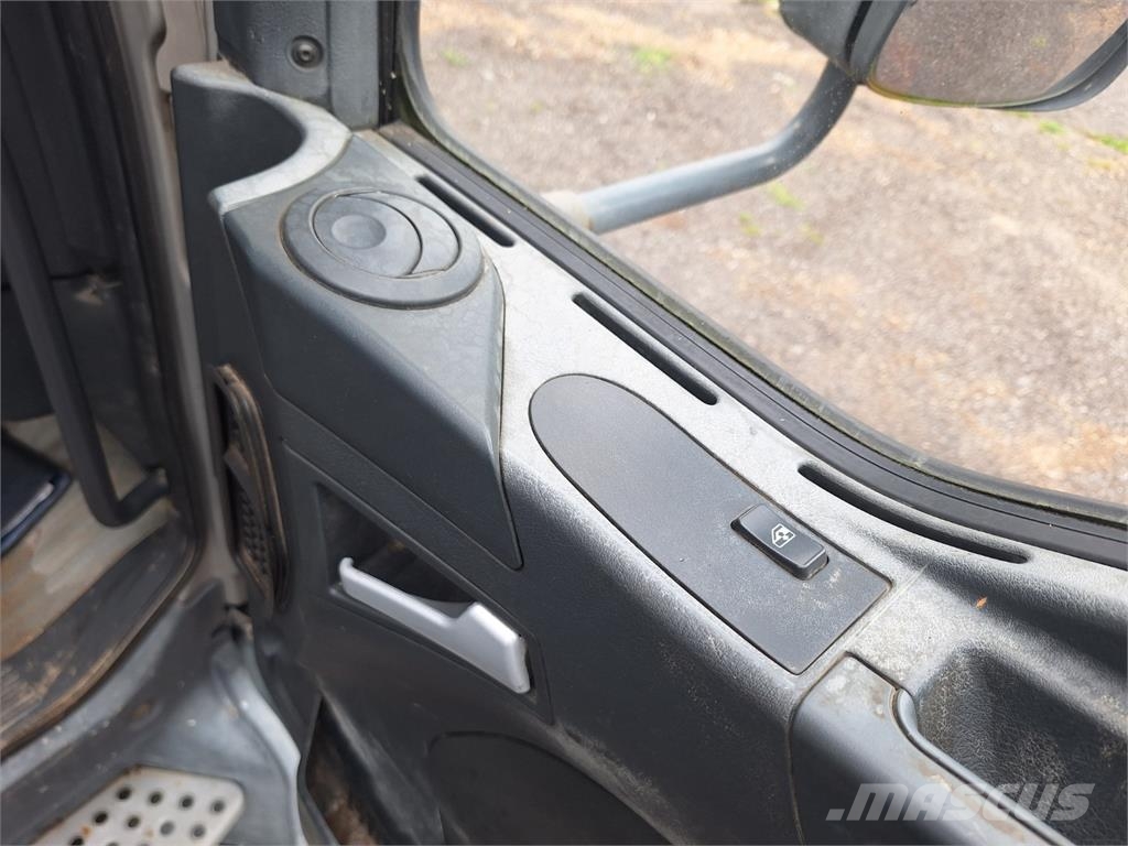 MAN TGA 33.400 6X4 + KCP 38 ZX170 Camiones con chasís y cabina