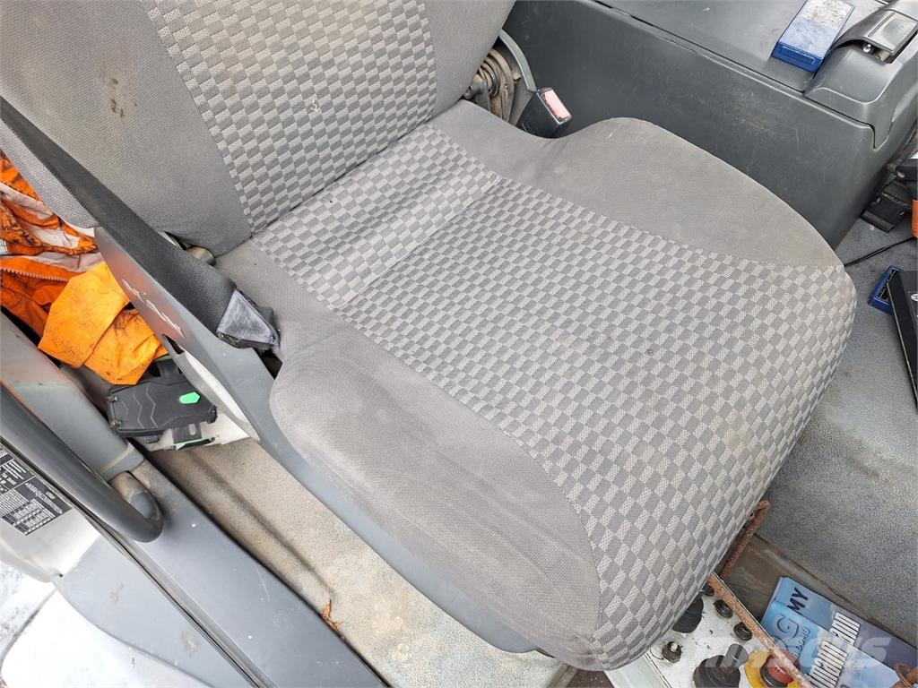 MAN TGA 33.400 6X4 + KCP 38 ZX170 Camiones con chasís y cabina
