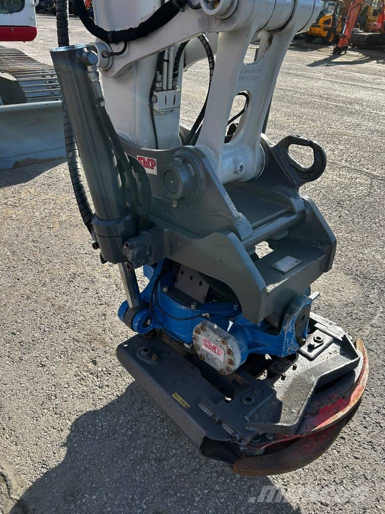 Takeuchi TB 2150 R / Pyörittäjä, Pihdit, Rasvari, Lämmitin Telakaivukoneet