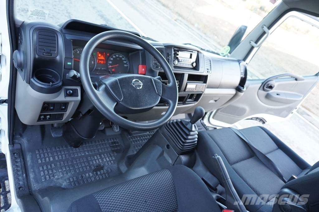 Nissan NT400 45.15 CAJA ABIERTA Schuifzeilopbouw
