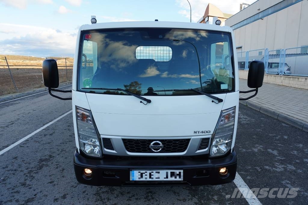 Nissan NT400 45.15 CAJA ABIERTA Schuifzeilopbouw