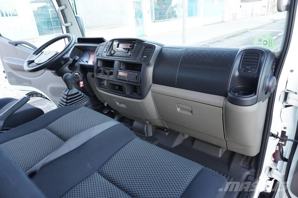 Nissan NT400 45.15 CAJA ABIERTA Schuifzeilopbouw