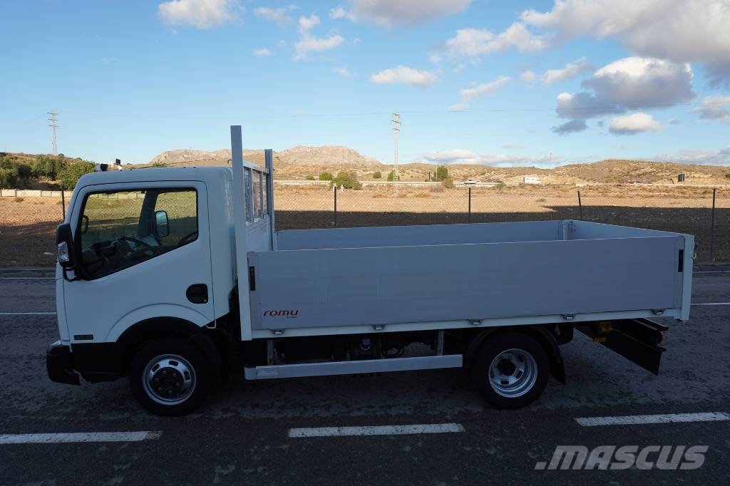 Nissan NT400 45.15 CAJA ABIERTA Schuifzeilopbouw