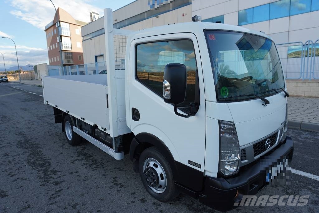Nissan NT400 45.15 CAJA ABIERTA Schuifzeilopbouw