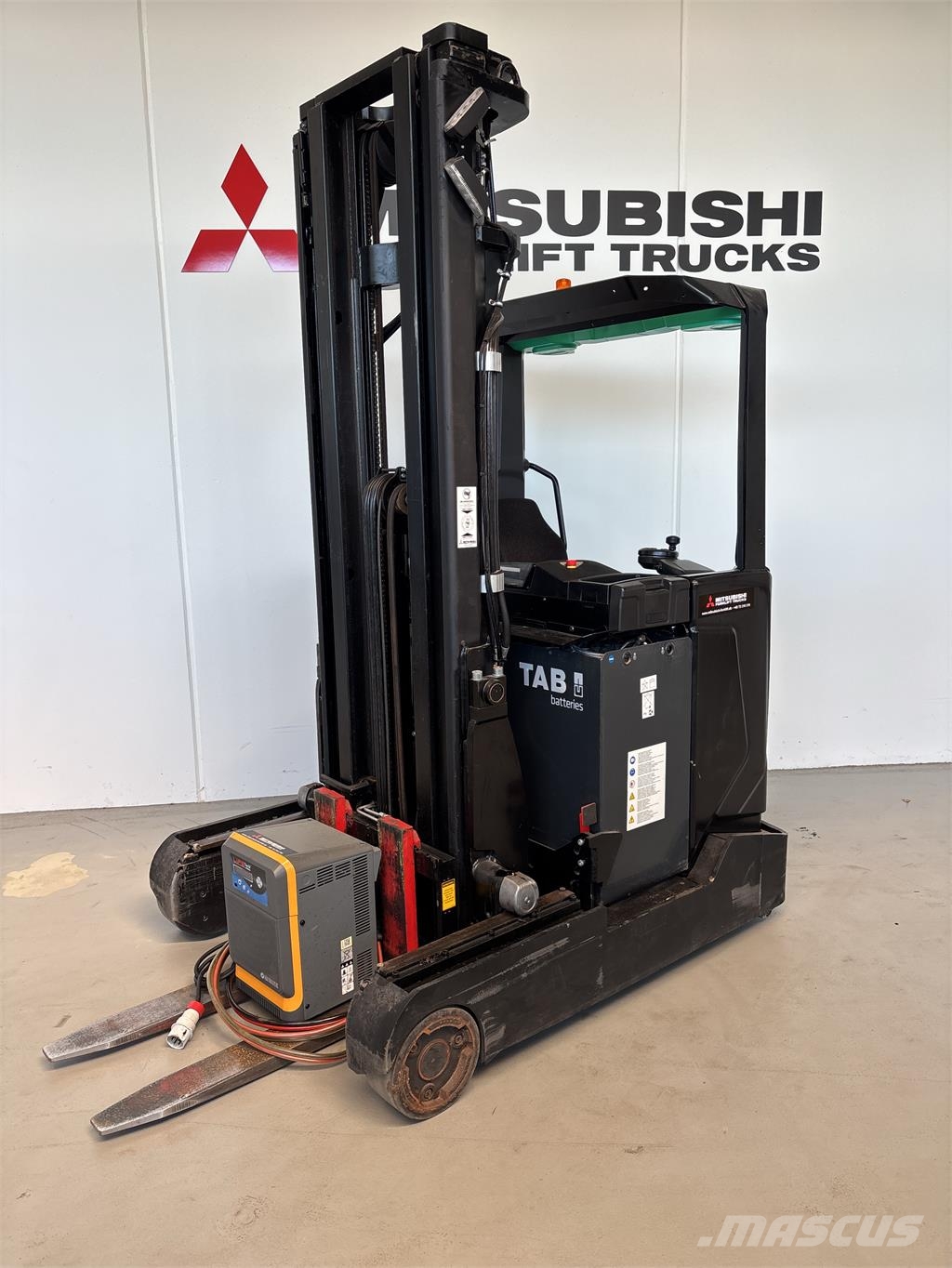 CAT Lift Trucks RM25N2X Viljuškari sa pomičnim stupom