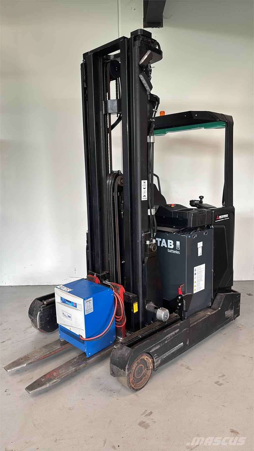 CAT Lift Trucks RM25N2X شاحنة مناولة