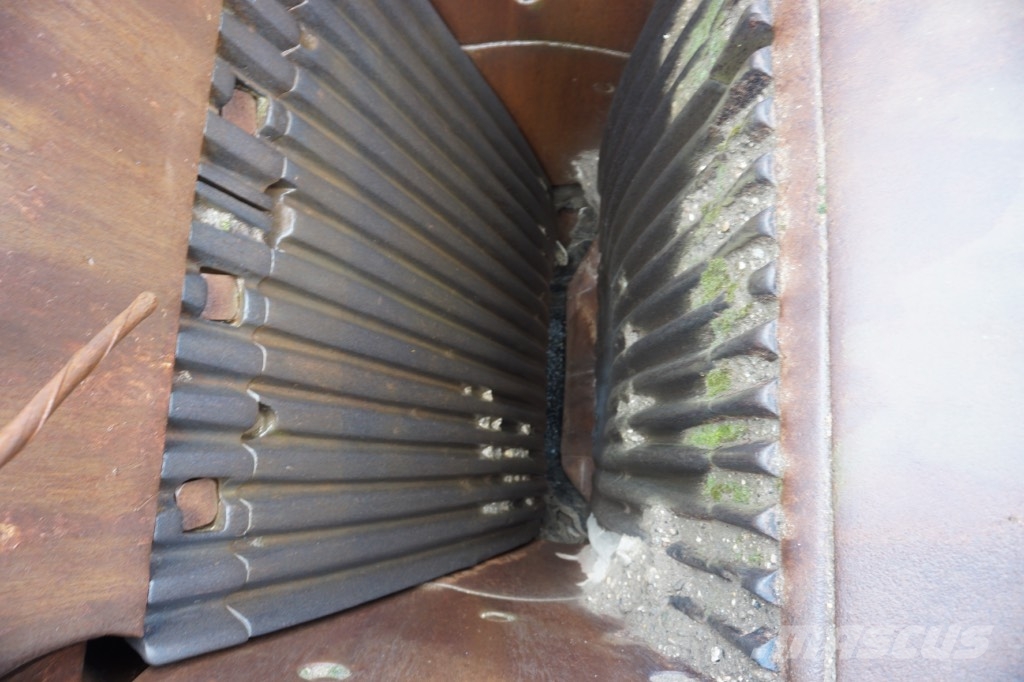 Terex Pegson XR 400 Crushers